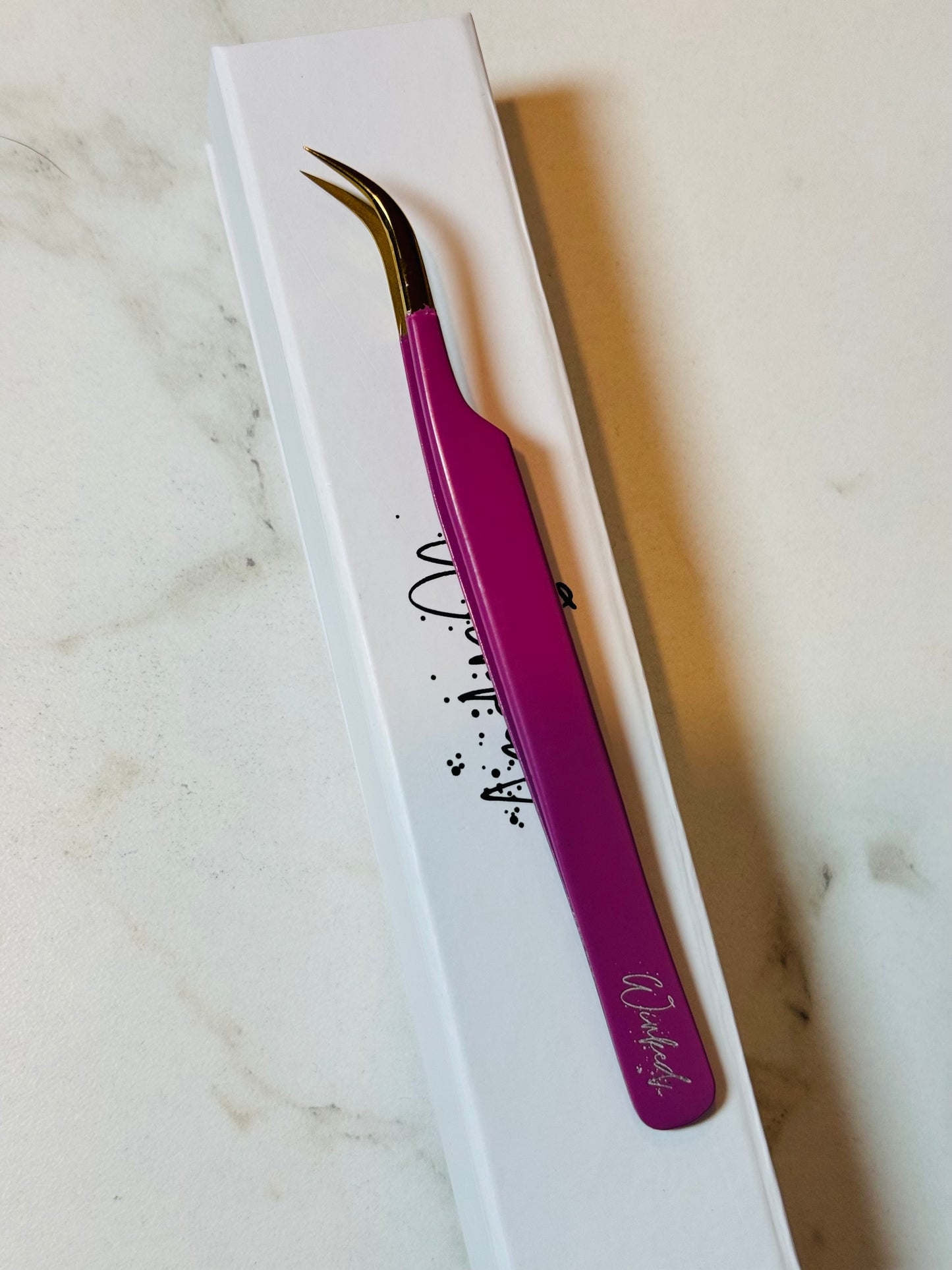 “Camila” Curved  Lash Tweezer